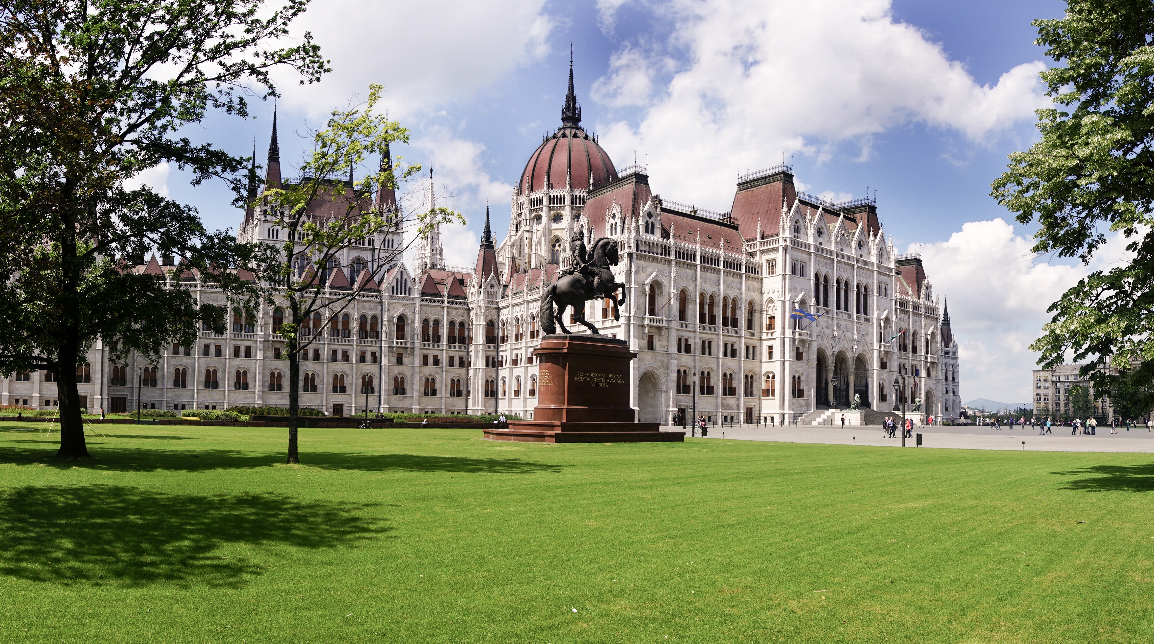 National Assembly of Hungary (photo credit: moz278/flickr)