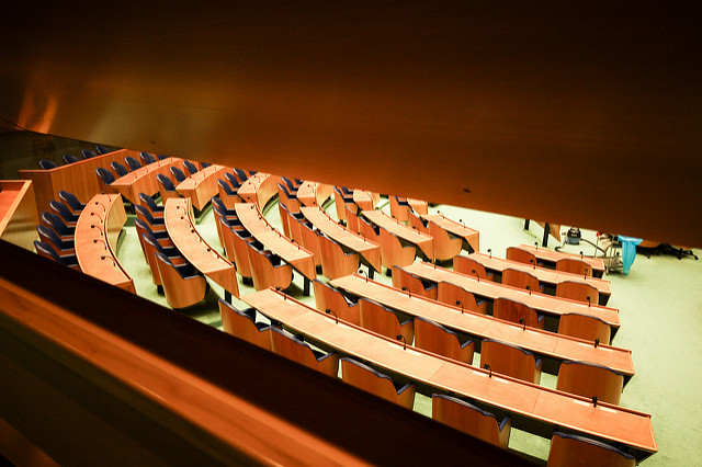 Plenary room of the Dutch Parliament (Photo credit: risastla / flickr) Plenary room of the Dutch Parliament (Photo credit: risastla / flickr)