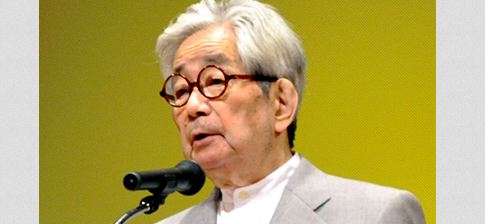 Nobel Prize-winning author Kenzaburo Oe speaks at a rally on June 10 at Shibuya Kokaido Hall in Tokyo’s Shibuya Ward to commemorate the 10th anniversary of the founding of the Article 9 Association. The mission of the association is to defend the war-renouncing Constitution. (Takashi Togo) Nobel Prize-winning author Kenzaburo Oe. (Takashi Togo)