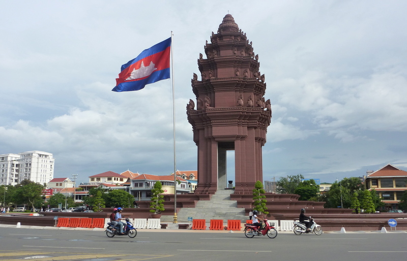 Independence Monument, Phnom Penh (photo credit: Ronan crowley/flickr) Independence Monument, Phnom Penh (photo credit: Ronan crowley/flickr)