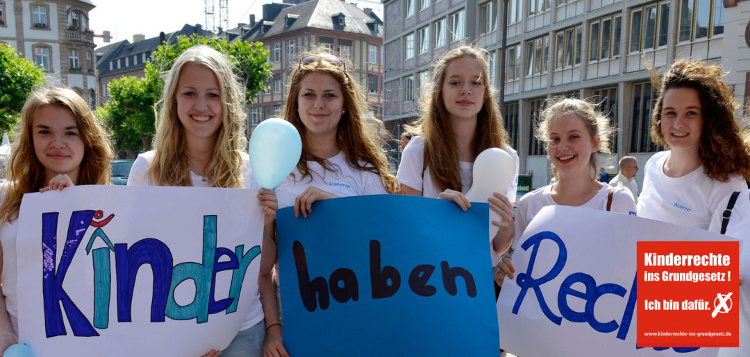 Young people campaign for children's rights in Germany (photo credit: kinderrechte-ins-grundgesetz.de) Young people campaign for children's rights in Germany (photo credit: kinderrechte-ins-grundgesetz.de)
