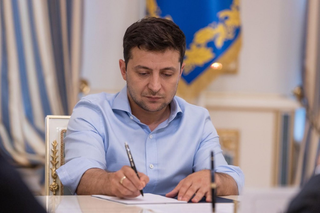 President Zelensky signs amendment abolishing immunity (photo credit: Ukrainian presidency) President Zelensky signs amendment abolishing immunity (photo credit: Ukrainian presidency)