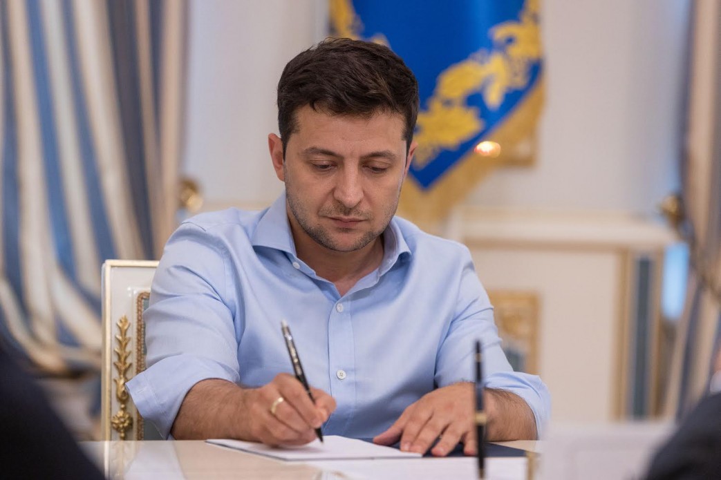 President Zelensky signs amendment abolishing immunity (photo credit: Ukrainian presidency) 