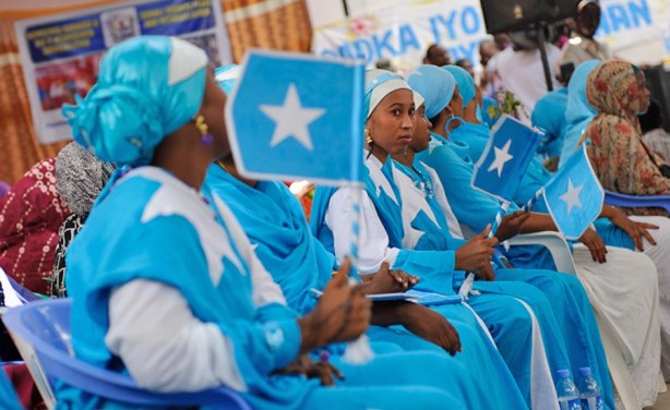 Somali women wearing dresses ornamented with the Somali national flag (Photo credit: Phil Moore/IRIN) Somali women wearing dresses ornamented with the Somali national flag (Photo credit: Phil Moore/IRIN)