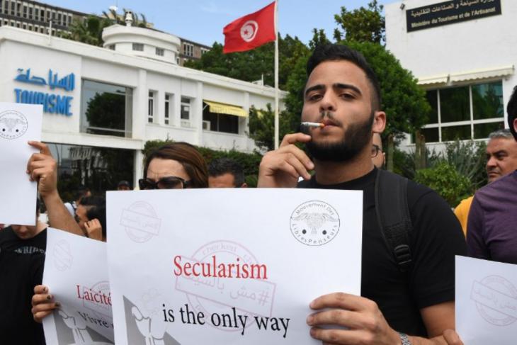 Tunisian demonstrator (photo credit: Qantara)