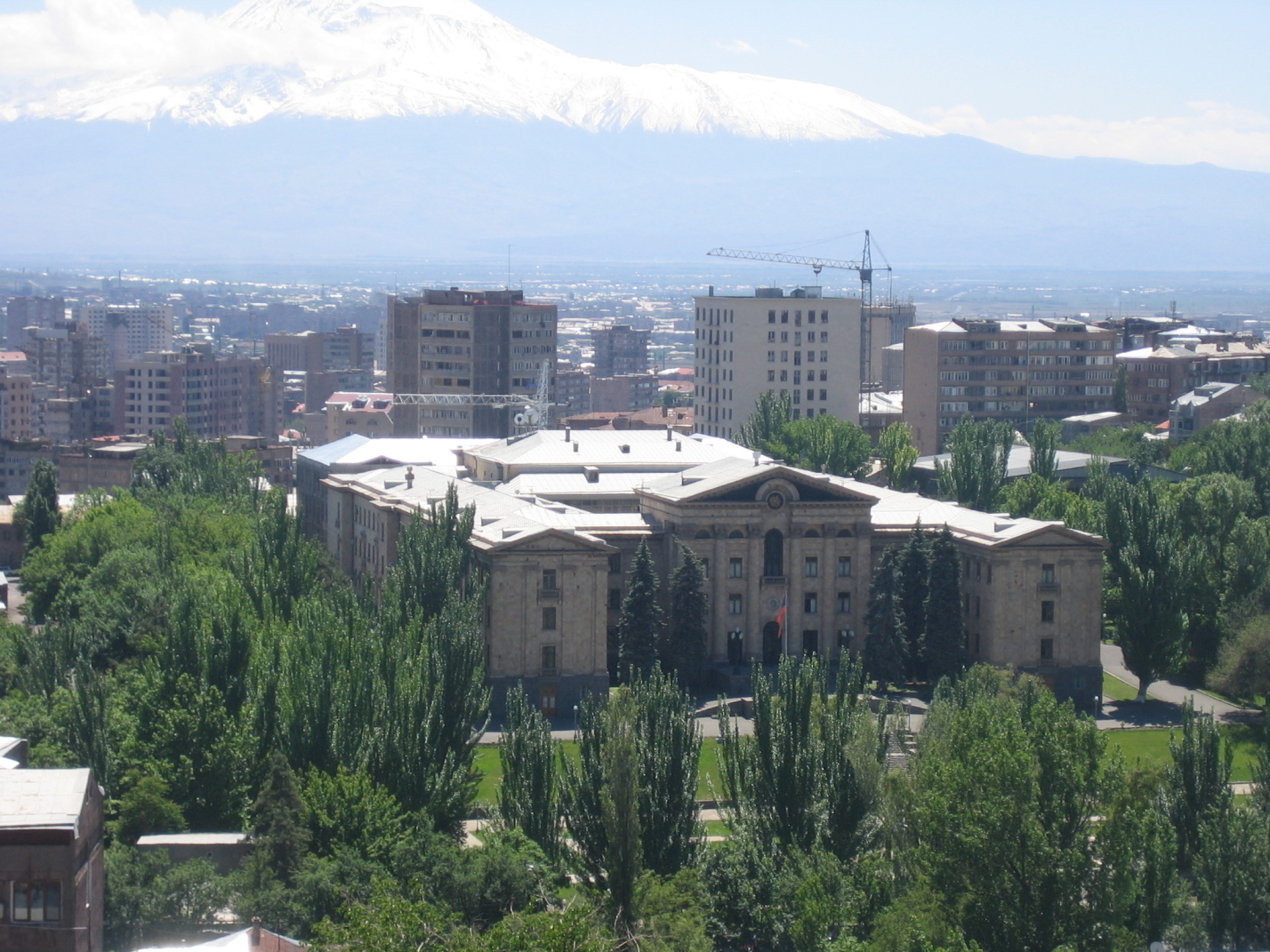 Armenian parliament building (photo credit: Wikimedia) Armenian parliament building (photo credit: Wikimedia)