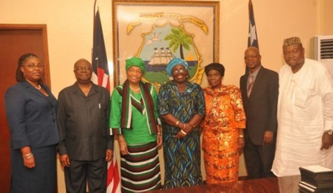 Liberian President Sirleaf with members of the Constitutional Review Committee (photo credit: Buzz Liberia) Liberian President Sirleaf with members of the Constitutional Review Committee (photo credit: Buzz Liberia)