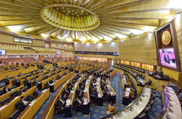 Thai National Assembly [photo credit: khonkaen]